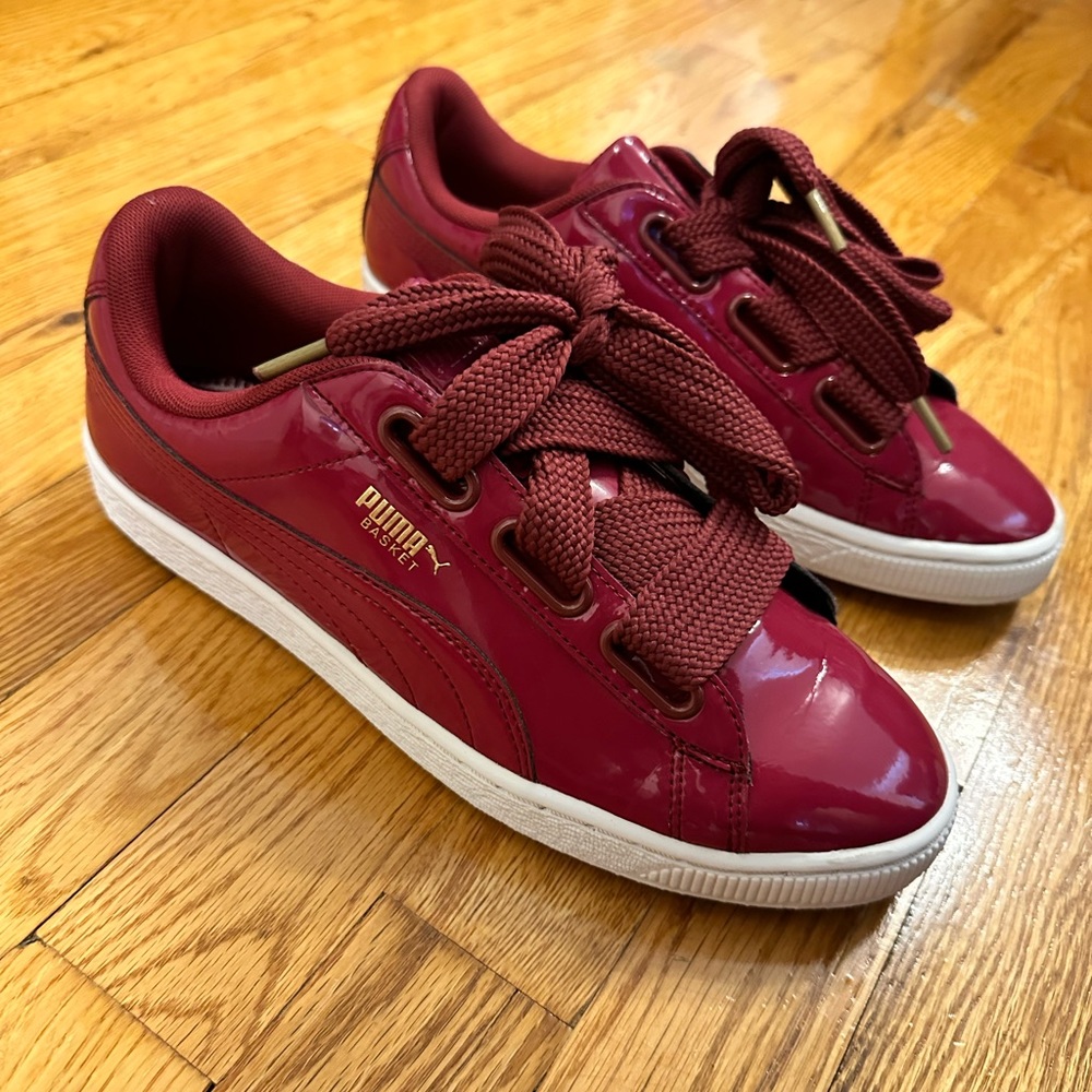 Patent leather Puma Sneakers